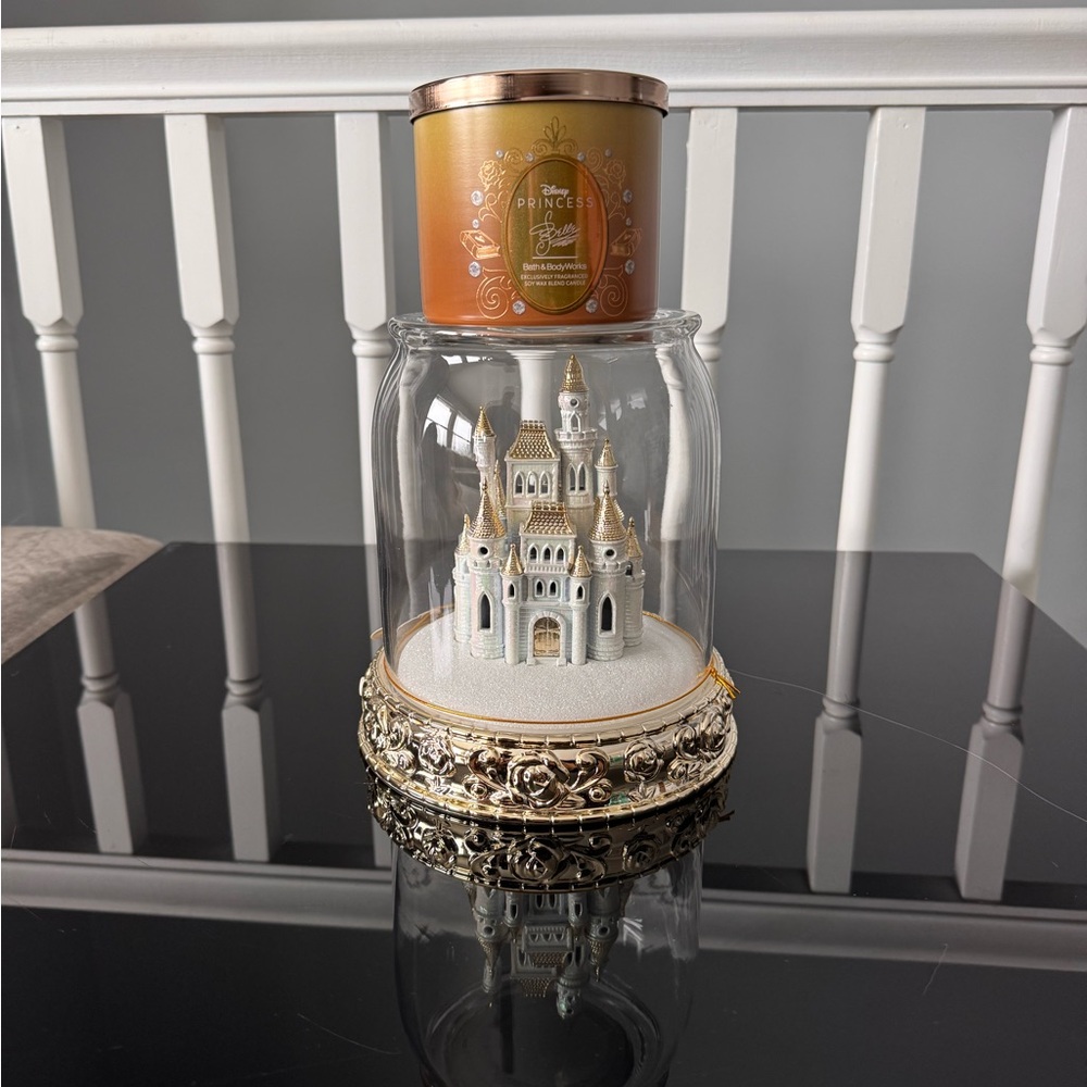 Bath and body Works Castle Cloche 3 wick candle holder (candle not included)
